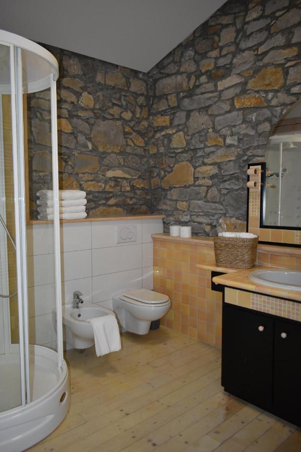 Small House In Vipava Valley Экстерьер фото