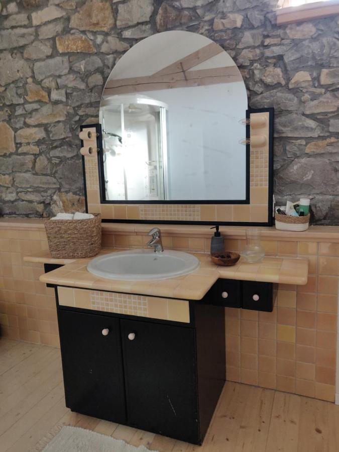 Small House In Vipava Valley Экстерьер фото