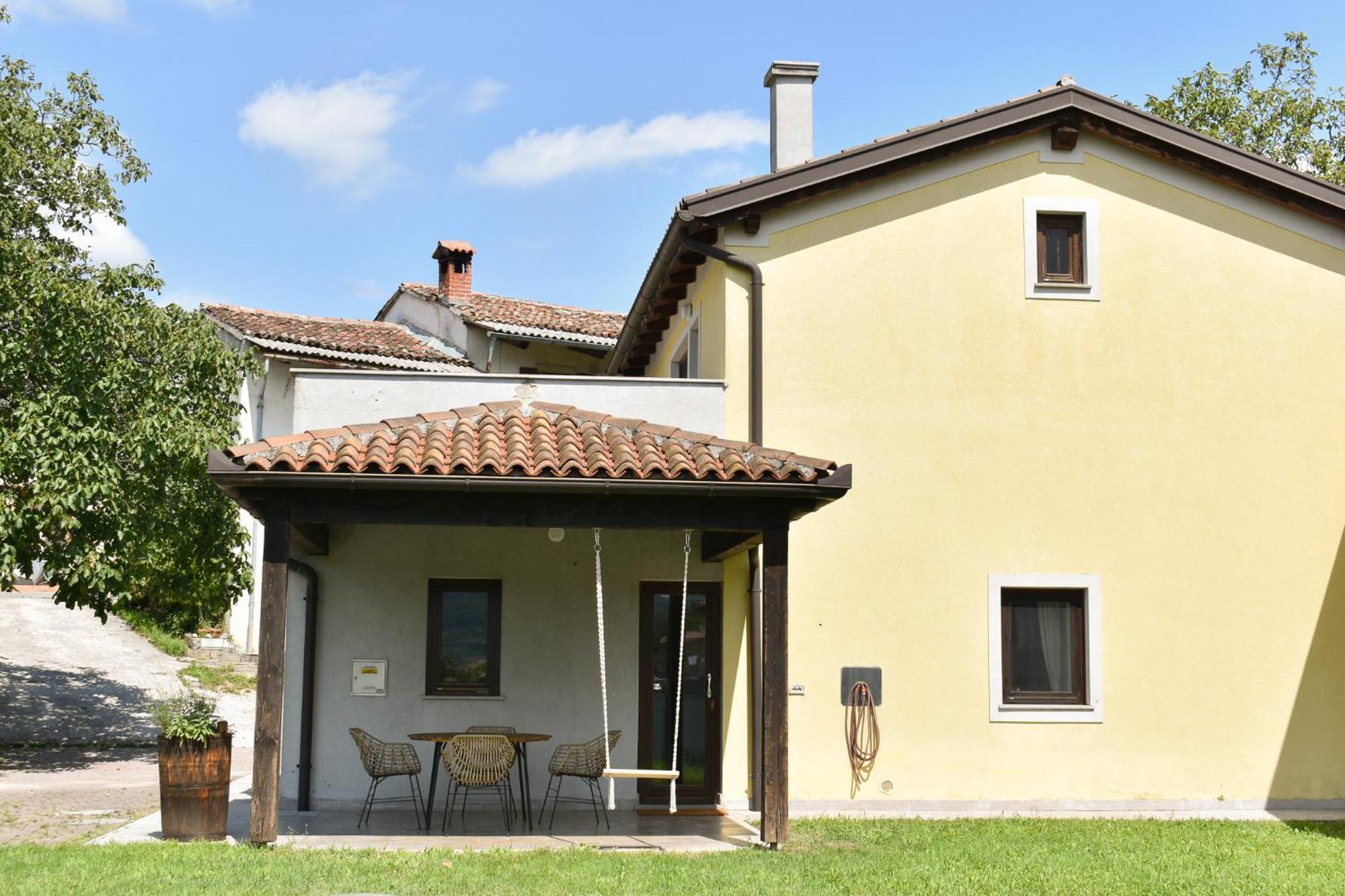 Small House In Vipava Valley Экстерьер фото